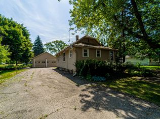 6S331 4th St, Eola, IL 60519