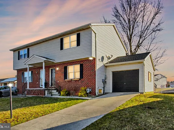 51 Town Cir, Abbottstown, PA 17301