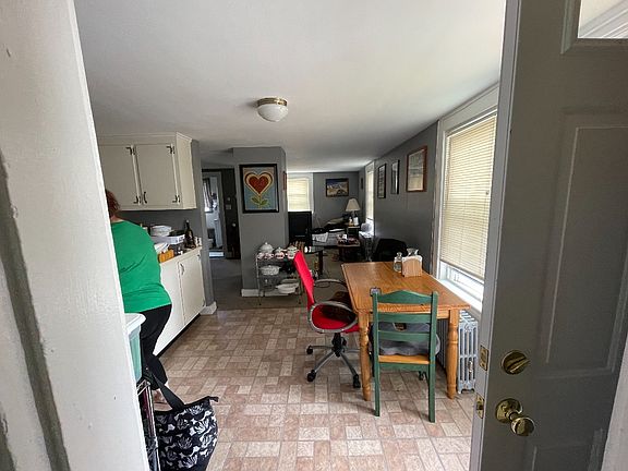 4th image of 43 Brooks Ave #2