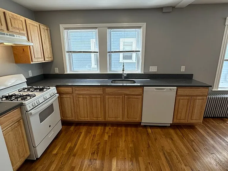 43-45 Granfield Ave — Photo 11