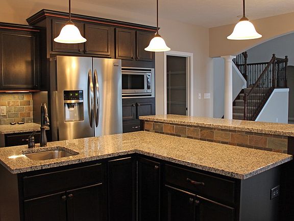 4th image of 5196 Grapevine Blvd