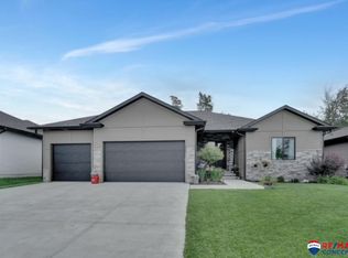 9832 S 80th St, Lincoln, NE 68516