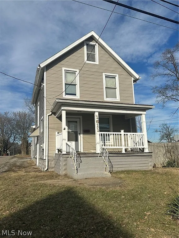 1611 10th St SW photo 1