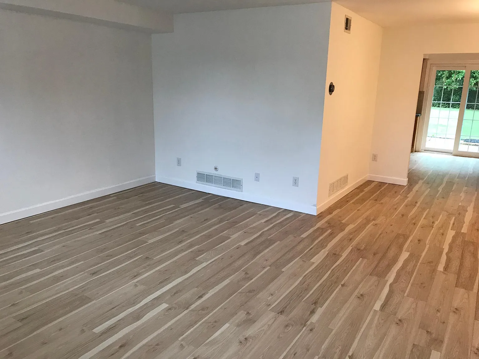 2420 Hillock Ct — Photo 2