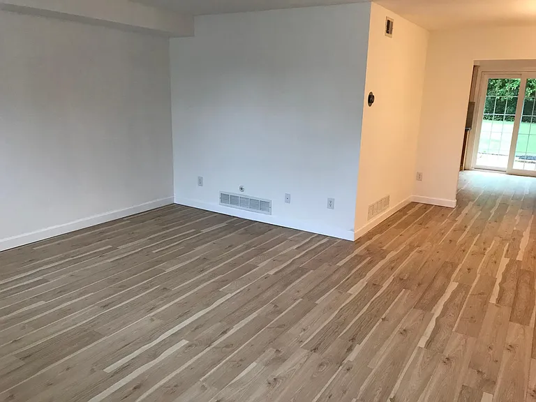 2420 Hillock Ct — Photo 2
