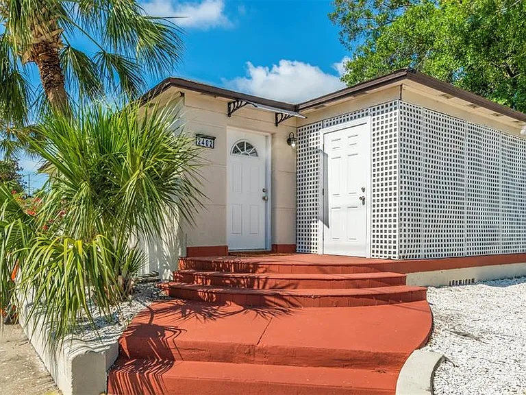2402 W Cypress St — Photo 30