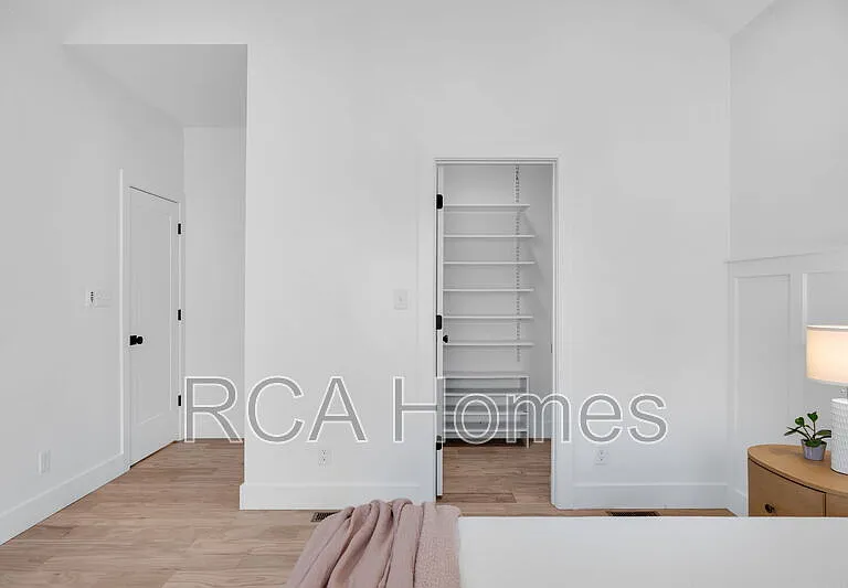 1225 Hoyt Ave — Photo 28