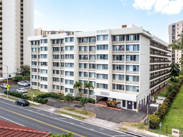 5122 Likini St APT 404, Honolulu, HI 96818