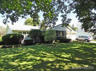 6 Westbrook Dr, Whitesboro, NY 13492