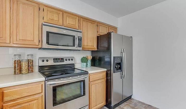 1st image of 1733 Westport Cres