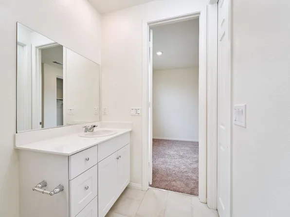 729 Daniel Freeman Cir, Inglewood, CA 90301