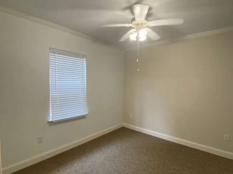 Hillcrest Apartments — Photo 14
