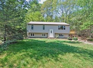 877 Federal Furnace Rd, Plymouth, MA 02360
