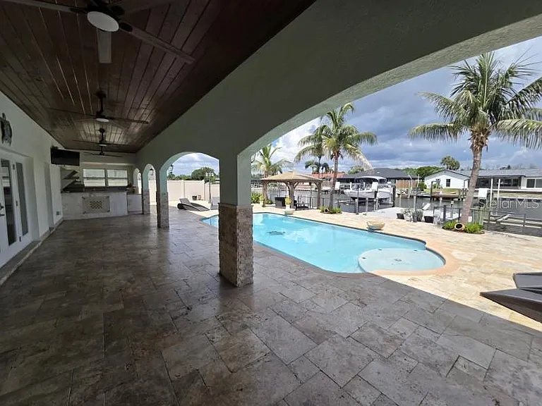 3927 E Eden Roc Cir — Photo 24