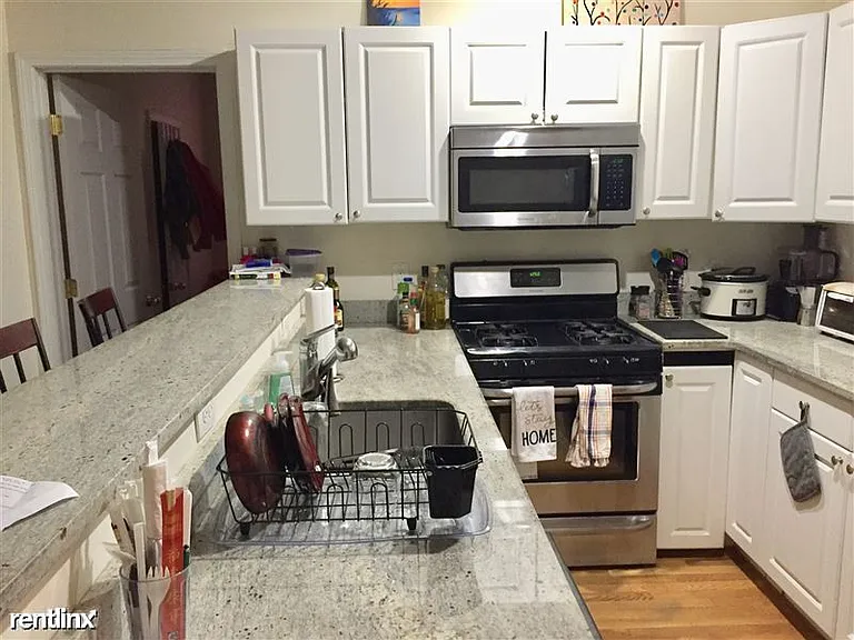 140-160 Amory — Photo 1