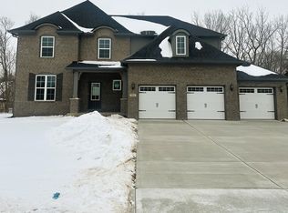 1914 Delp Ct, Avon, IN 46123