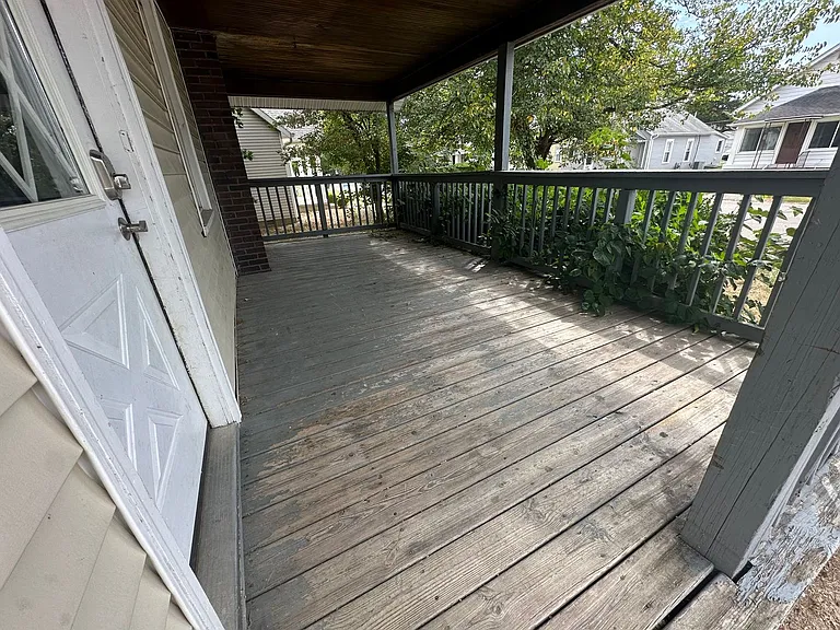 1122 W Rex St — Photo 12