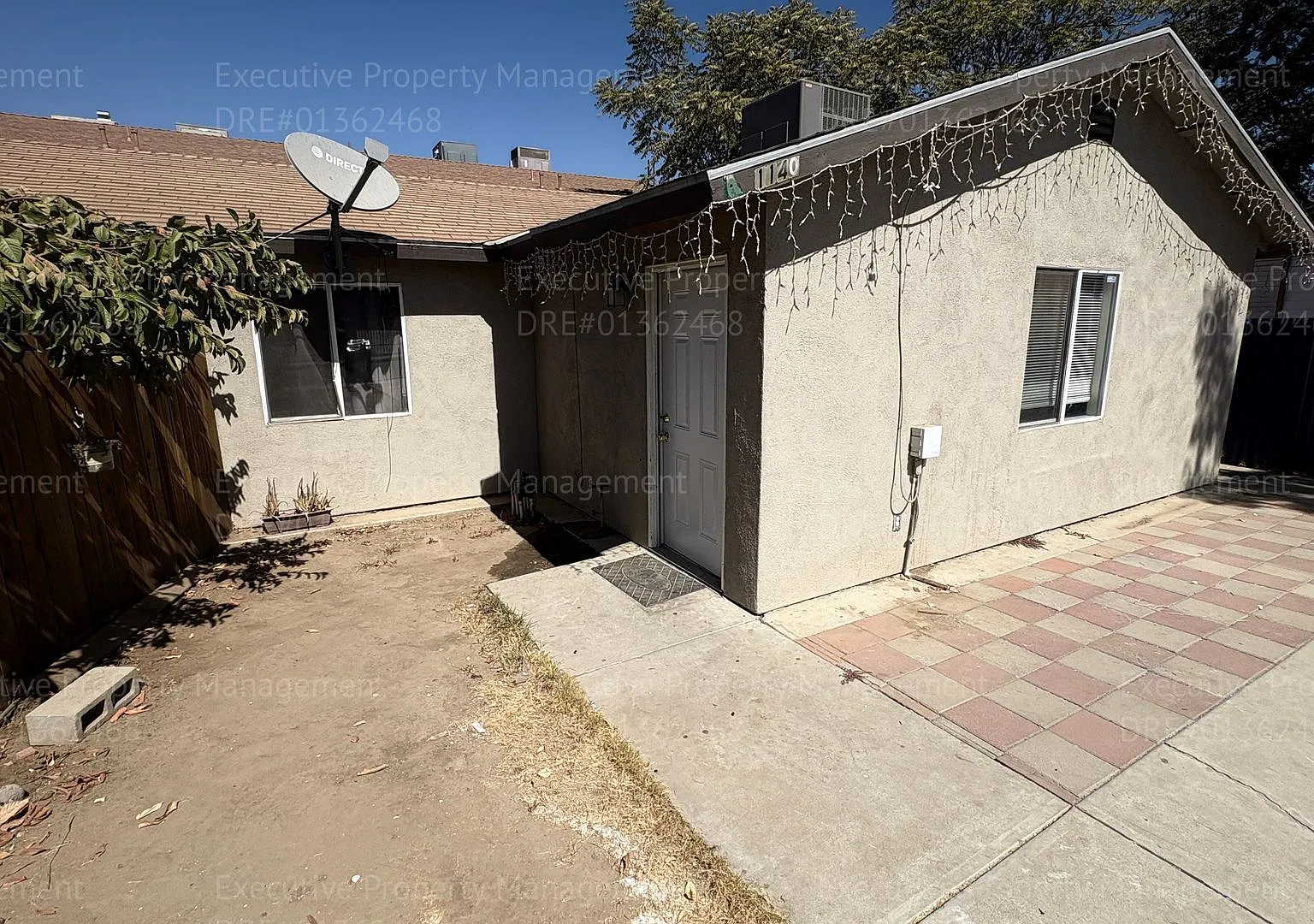 1142 8th Place — Photo 2