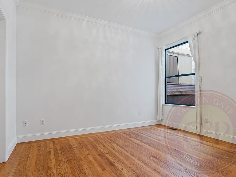 1640-1642 Leavenworth St — Photo 12