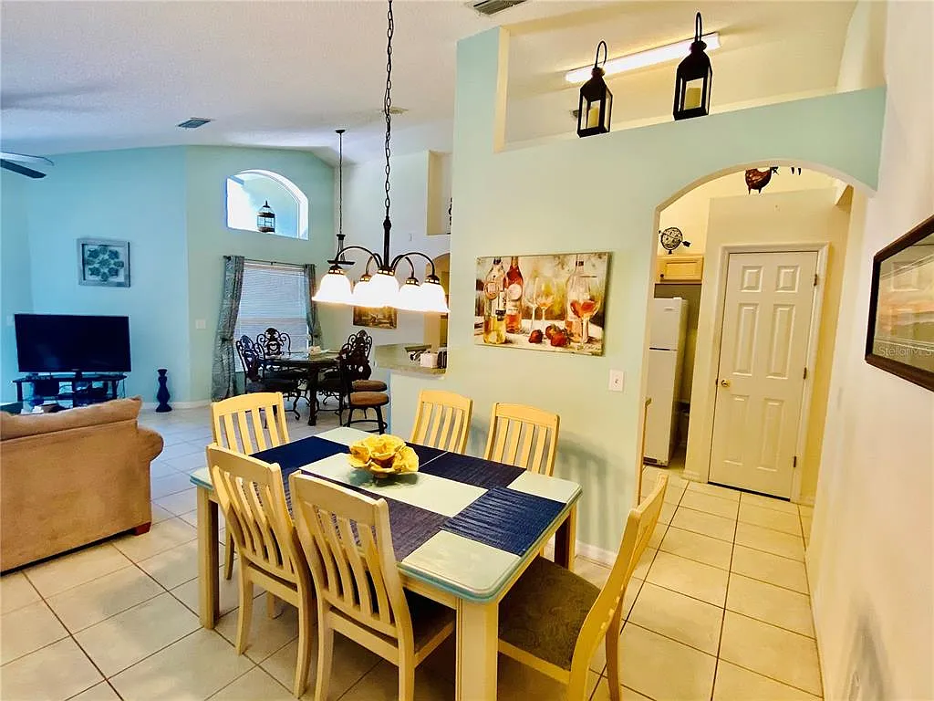 4 bed, 3.0 bath, 1596 sqft, $2,800 — Photo 3