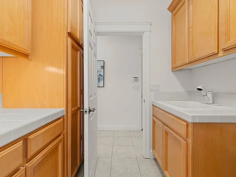 4066 Plateau Cir — Photo 16