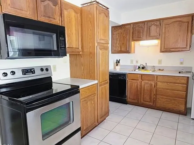 6416 Alderwood Rd — Photo 8