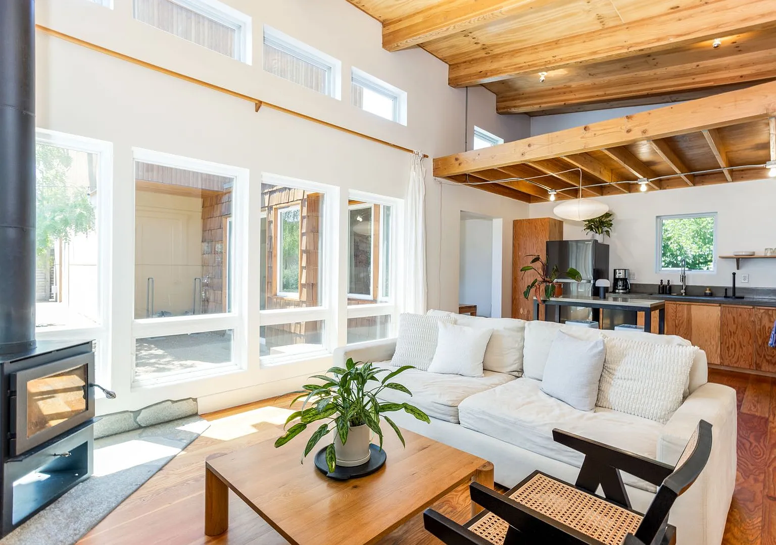 Furnished 2 Bed 2 Bath on Bend's Westside — Photo 1