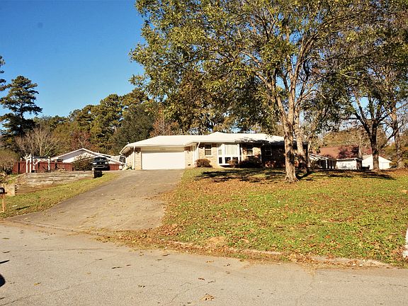 2nd image of 1052 Pineglen Dr