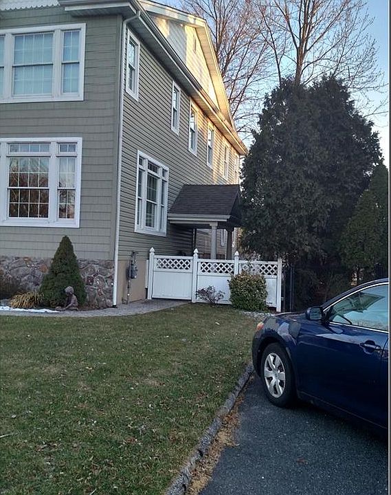 2nd image of 312 Baldwin Ave