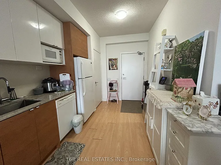 121 McMahon Dr #2002 — Photo 2