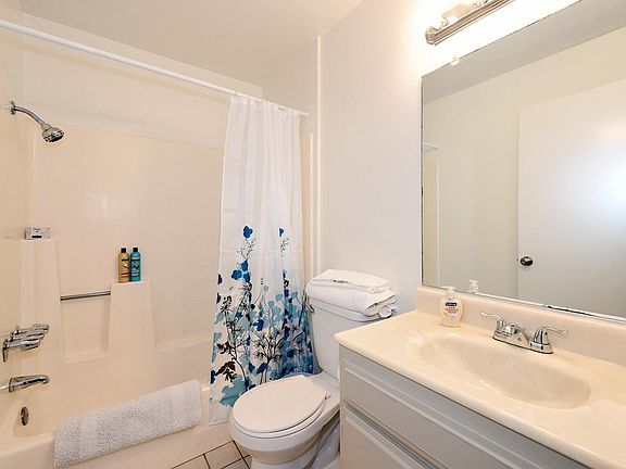 2nd image of 3600 Bagley Ave APT 204