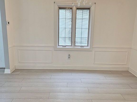 3rd image of 430 Oak Ave
