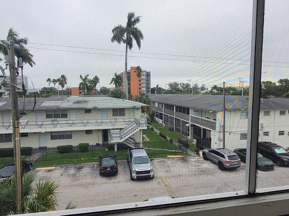 1st image of 16701 NE 14th Ave APT 308