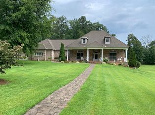 103 Walden Grove Rd, Sweetwater, TN 37874