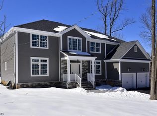 20 Old Farm Rd, Berkeley Heights, NJ 07922