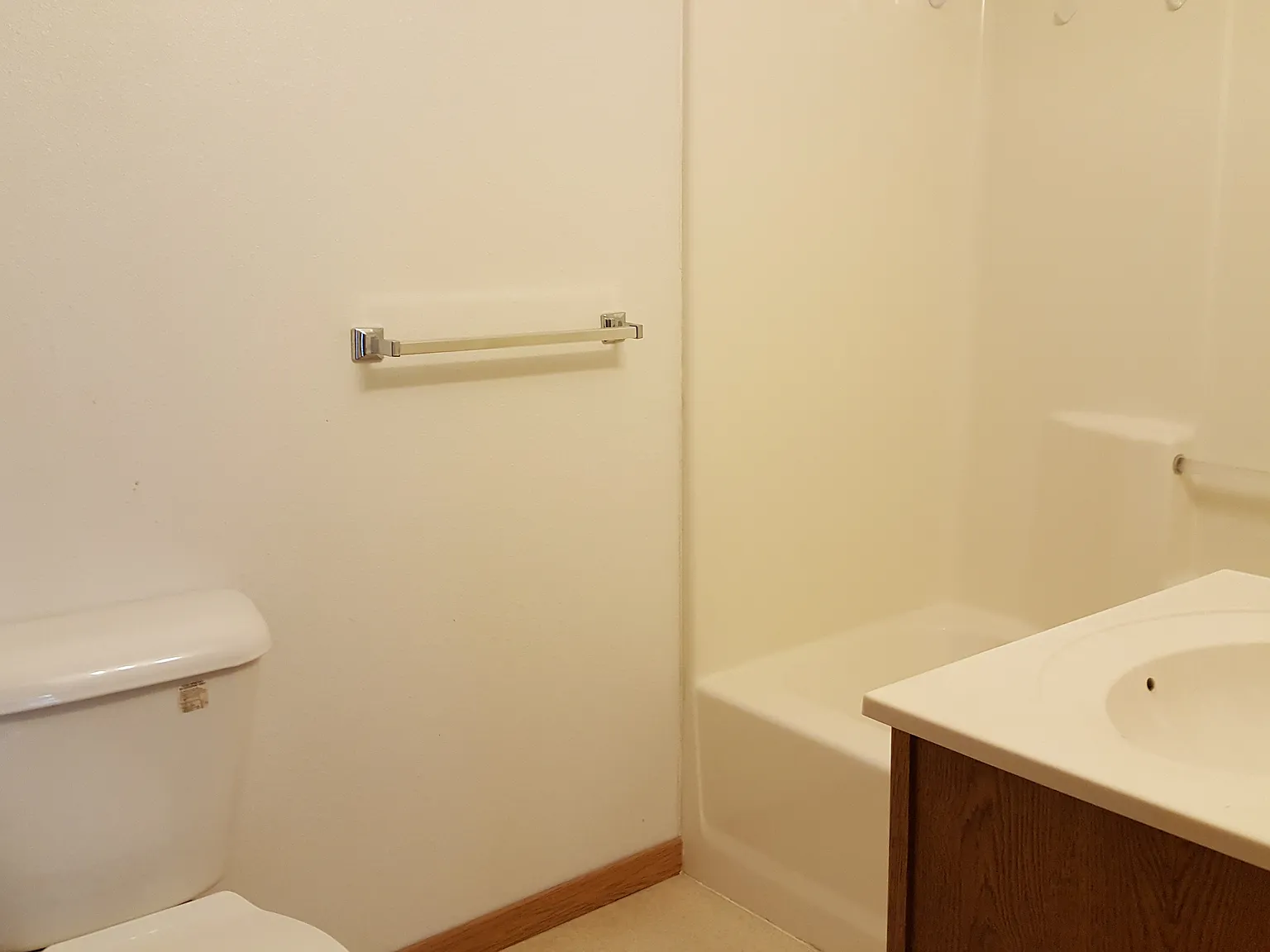 2 bed, 730 sqft, $800 — Photo 4