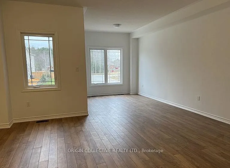 34 Milson Cres — Photo 8