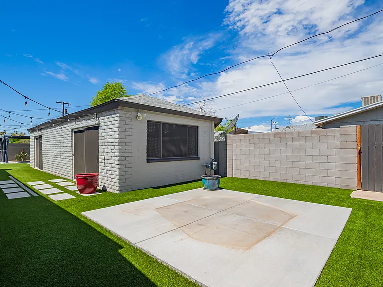 2136 W Village Dr — Photo 42