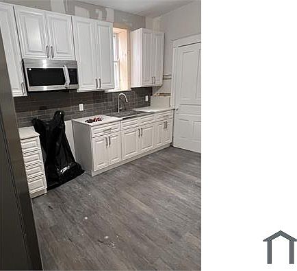2nd image of 4434 Clarence Ave #A