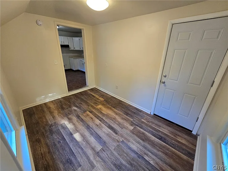 112 Helen St — Photo 16