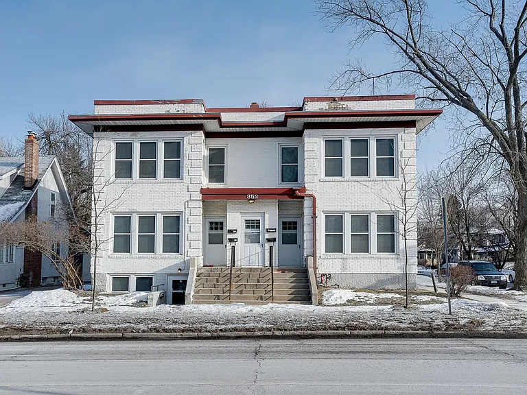 352 Cretin Ave N — Photo 1
