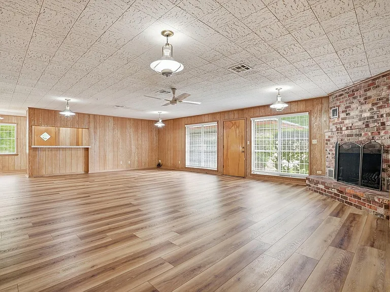 10240 Post Oak Dr — Photo 21