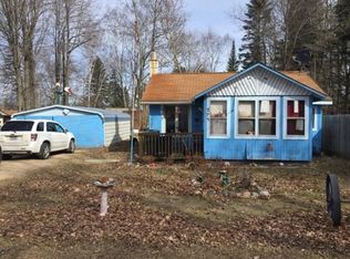 277 Spruce St, Gladwin, MI 48624