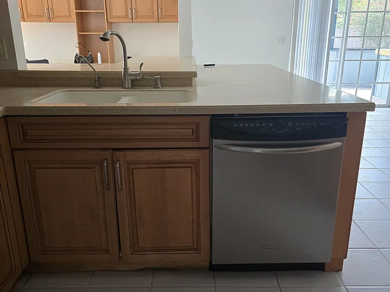 128 Swan Pkwy E — Photo 10