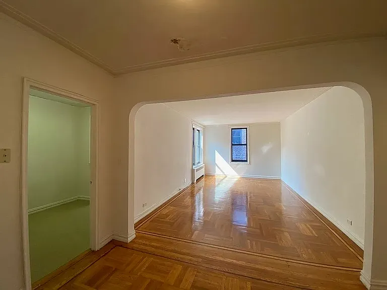 600 W 218th St #LJ — Photo 3