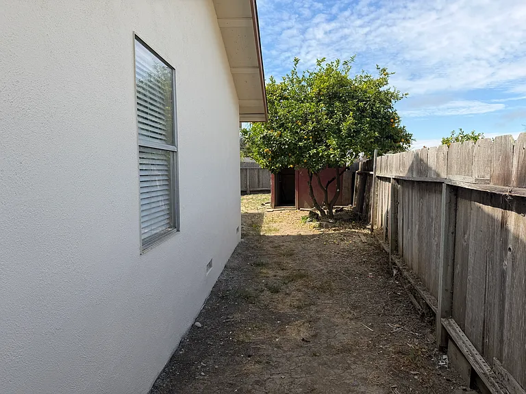 635 Seneca Pl — Photo 17