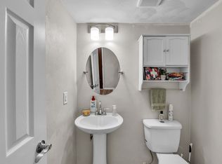 7 Drake Cir, Chesapeake, VA 23320