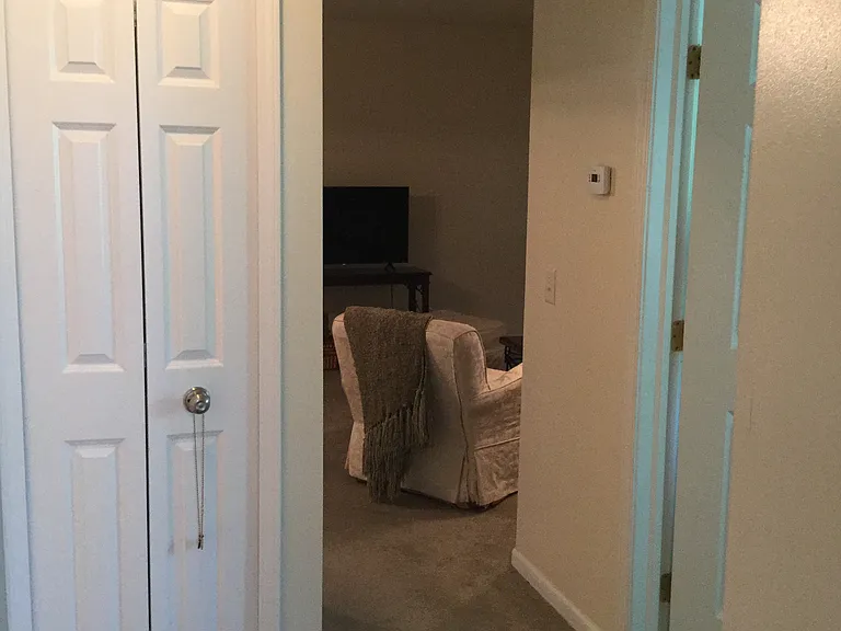 1123 Joyce Ln — Photo 11