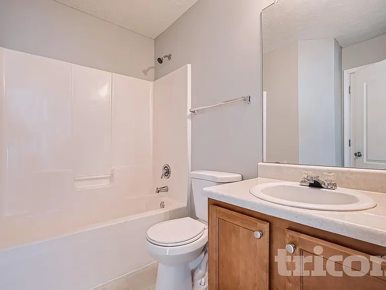 552 Howell Dr — Photo 14