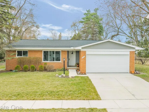 41650 Borchart Dr, Novi, MI 48375